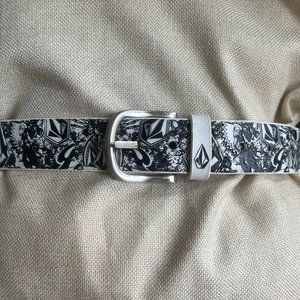 Vintage 1990s Volcom Stone White & Black Embossed Leather Belt - CB23029
